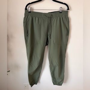 Lululemon - License to Train Jogger - Olive - XL